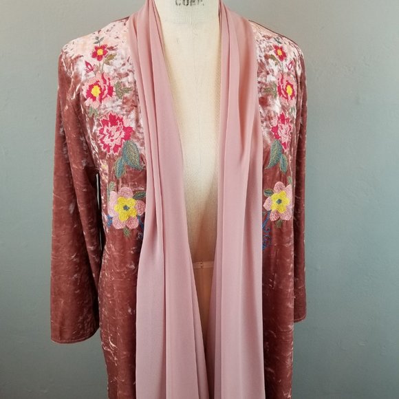 Andree by Unit Crushed Pink Velvet Floral Embroidered Cardigan Medium NEW - Picture 12 of 14